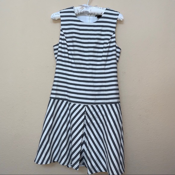Theory Grey White Striped Sleeveless Dress Sz 4 - Picture 3 of 12